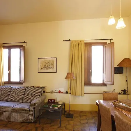 House With Secret Garden In Lejlighed