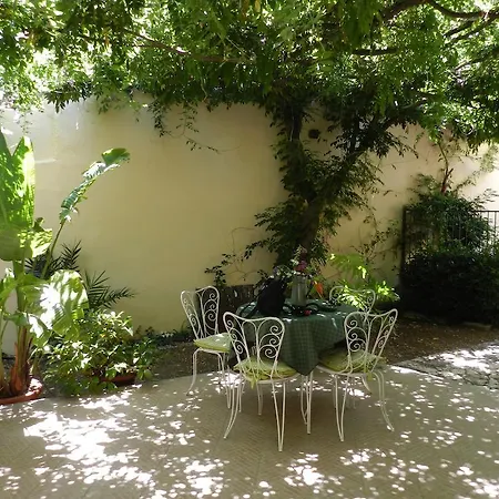 House With Secret Garden In Pula