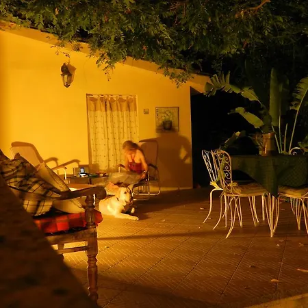 House With Secret Garden In * Pula
